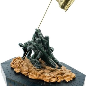 Bức tượng thủy quân lục chiến Mỹ cắm cờ