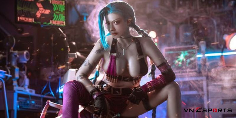 chihiro-cosplay-jinx-lol Nữ game thủ Chihiro cosplay tướng Jinx