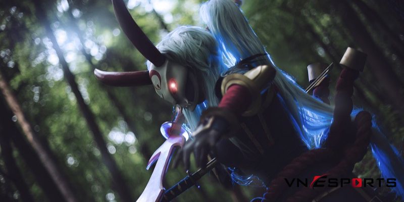 cosplay-kalista-huyet-nguyet-2 cosplay Kalista với ánh mắt đỏ rực