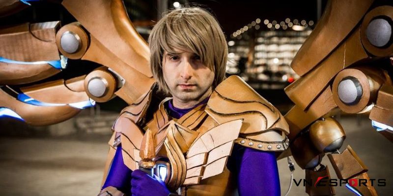 cosplay-kayle-phien-ban-nam-4 cosplay kayle với mái tóc dài