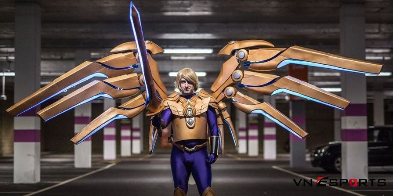 cosplay-kayle-phien-ban-nam-6 cosplay kayle với bộ trang phục kim loại phát sáng