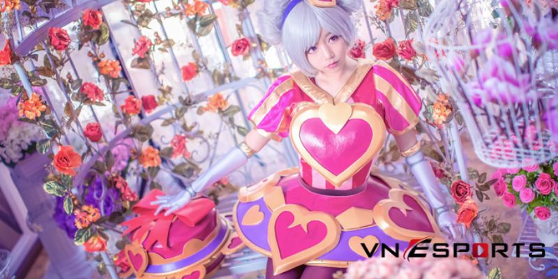 Cosplay Orianna cùng nét mặt baby