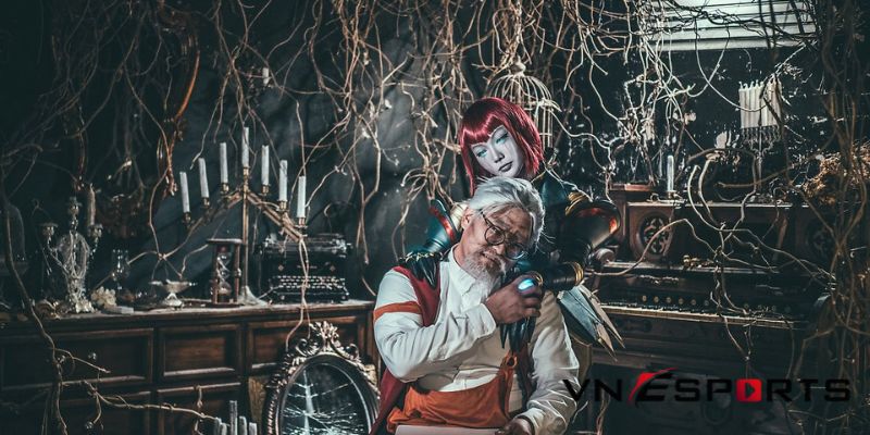 cosplay Orianna bên cạnh người cha