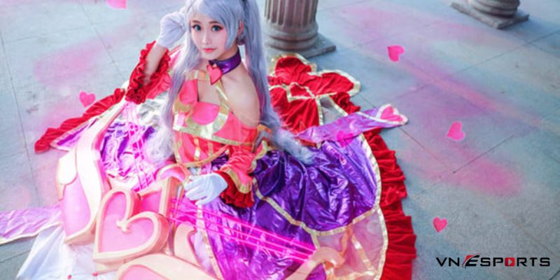 Cosplay tướng Sona với skin tiểu tình nhân