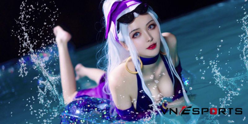 cosplay-syndra-tiec-be-boi-1 cosplay Syndra tiệc bể bơi (1)