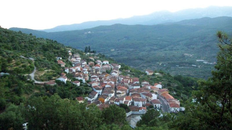 cruzdelallesanta Cruz del Valle Santa ngoài đời thật