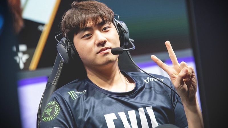 deft Deft - Chàng Alpaca nổi tiếng của giới Esports
