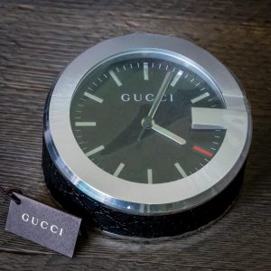 Đồng hồ Gucci để bàn Swiss made