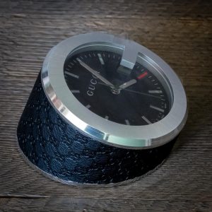 Đồng hồ Gucci để bàn Swiss made