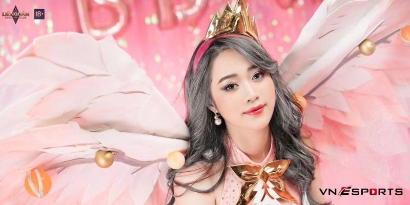 hotgirl-pham-thu-hang-cosplay-lien-quan Phạm Thu Hằng cosplay liên quân vô cùng xinh đẹp