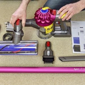 Máy hút bụi không dây cao cấp Dyson V7