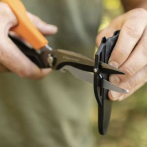 Set dụng cụ làm vườn và kéo cắt cành Fiskars