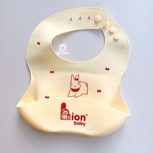 Yếm silicone Coco Bear dáng cong cho bé ăn dặm