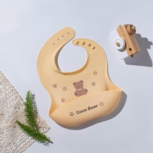 Yếm silicone Coco Bear dáng cong cho bé ăn dặm