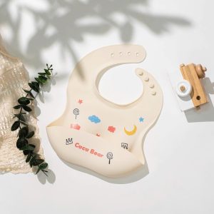 Yếm silicone Coco Bear dáng cong cho bé ăn dặm