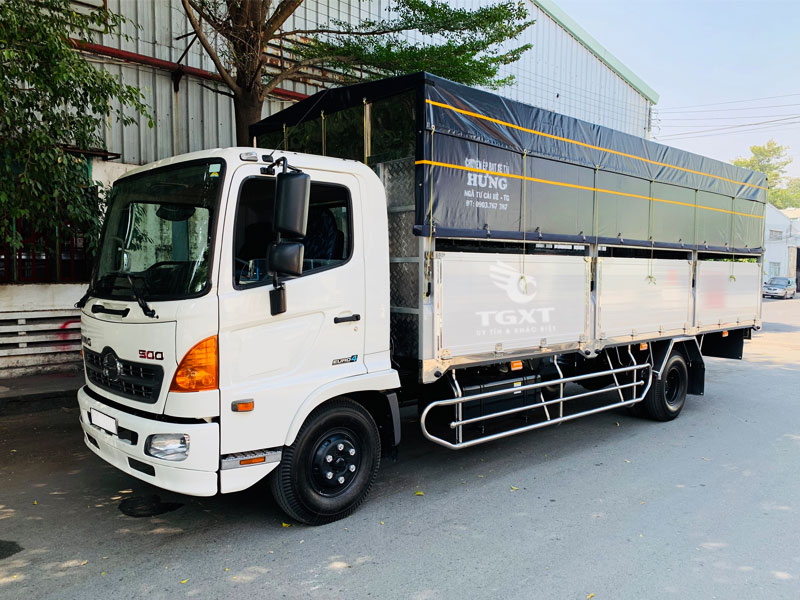 HINO 6T2