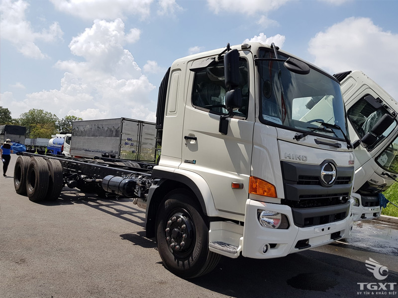 xe tai hino 3 chan 15 tan thung nhom dai 9m5 h2