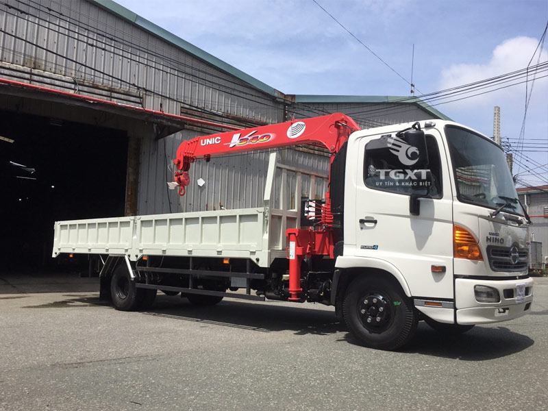 Xe tải Hino 6 tấn gắn cẩu
