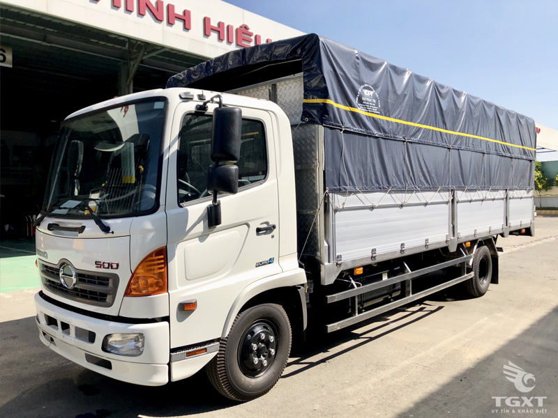 xe tai hino 6 tan thung mui bat