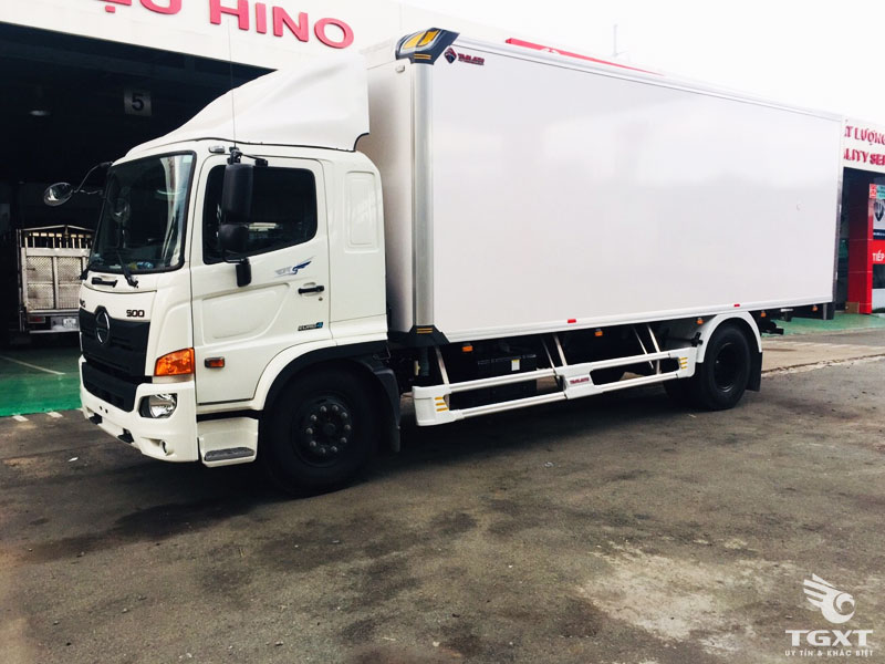 xe tai hino 8 tan thung bao on