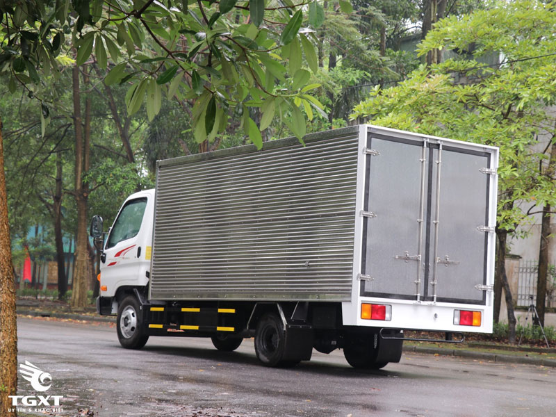 xe tai hyundai 2t5 n250sl thung kin h3