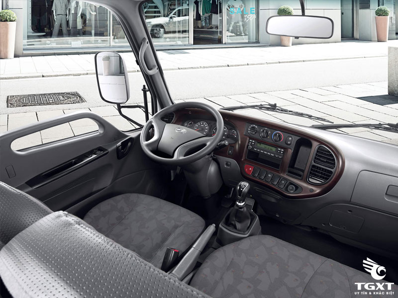 xe tai hyundai 2t5 n250sl thung kin h5