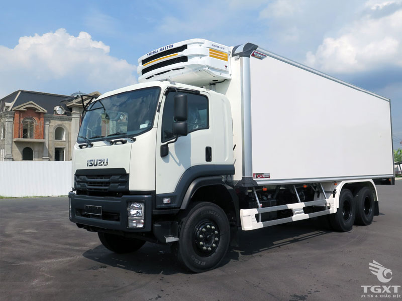 xe tai isuzu 15 tan 3 chan fvm1500 thung dong lanh