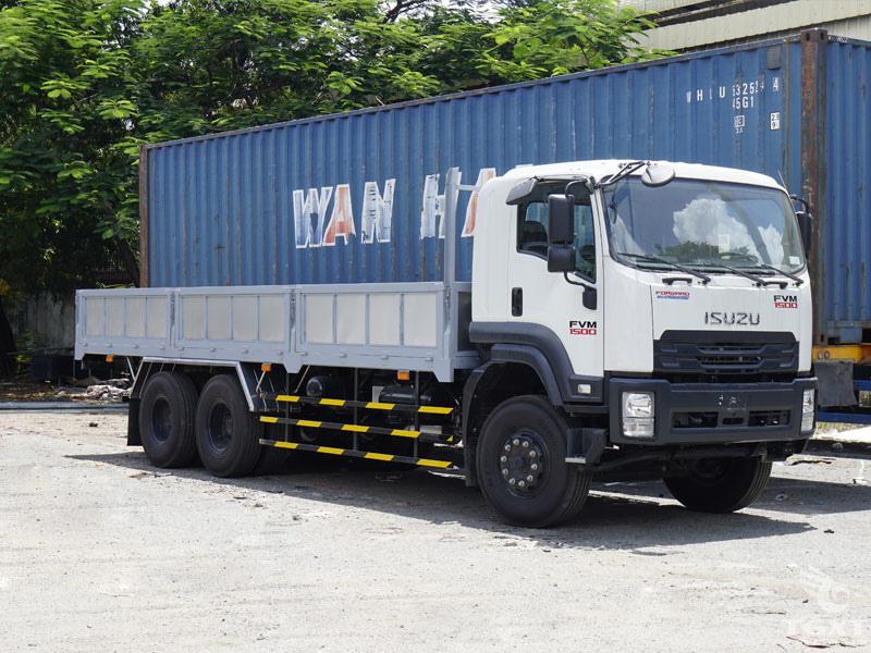 xe tai isuzu 15 tan 3 chan fvm1500 thung lung