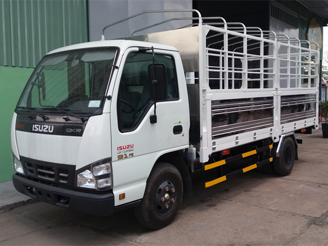xe-tai-isuzu-2t2-thung-bat Xe-tai-isuzu-2t2-thung-bat