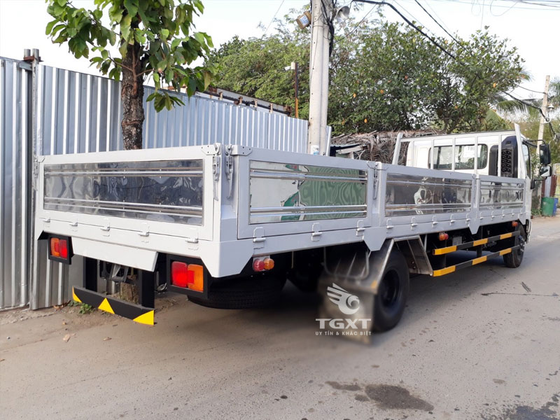 xe tai isuzu 6t5 thung lung