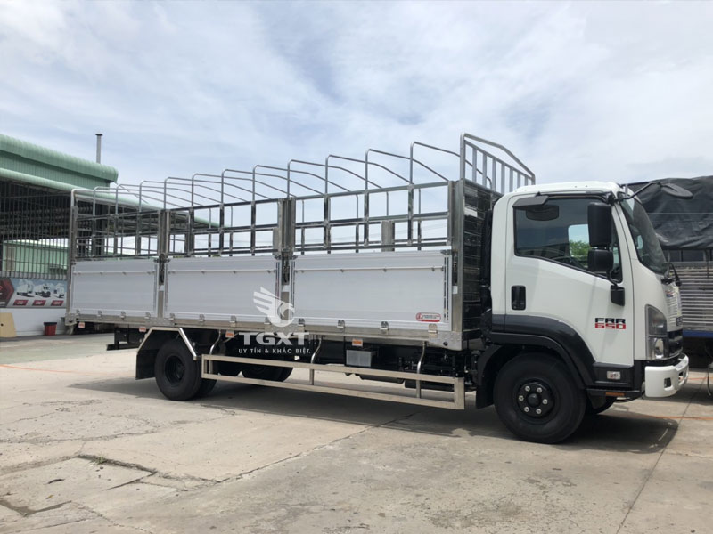 xe tai isuzu 6t5 thung mui bat h1