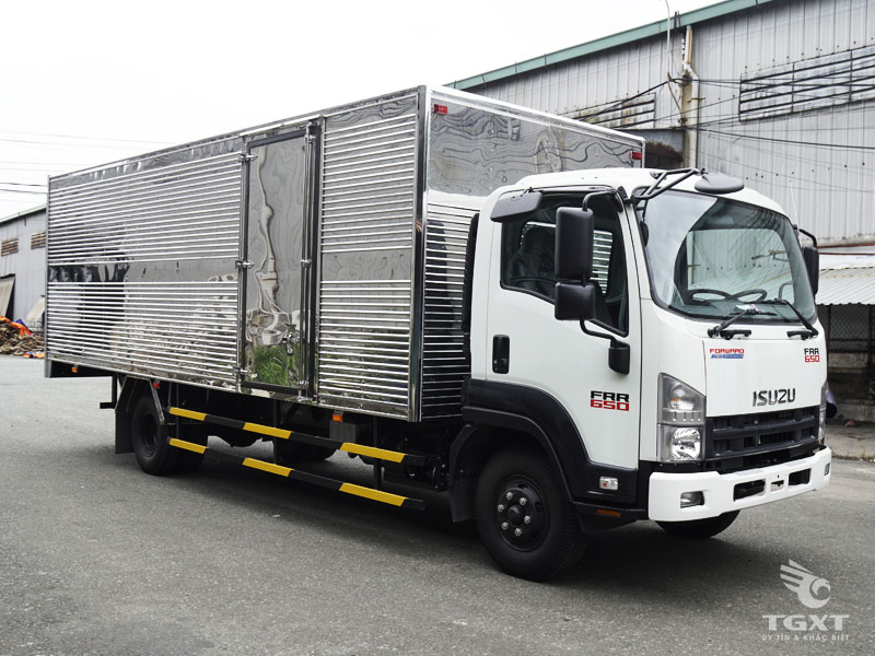xe tai isuzu 6t5 thung mui kin